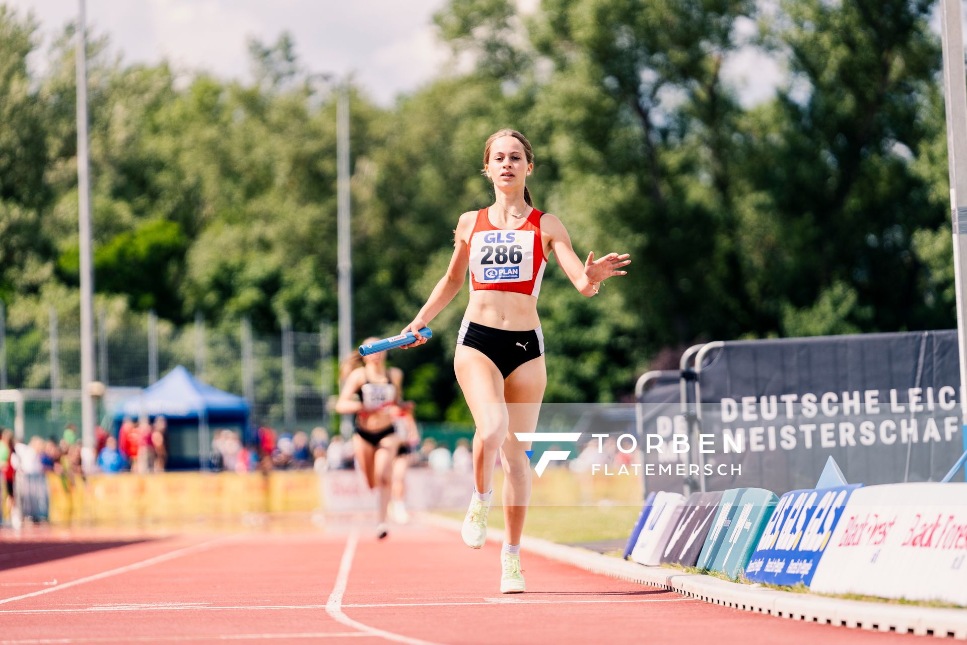 Sophia Seiter (LG Region Karlsruhe) am 29.05.2022 waehrend der Deutschen Meisterschaften Langstaffel im Otto-Schott-Sportzentrum in Mainz